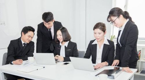房地产经纪如何赢得更多客户 从专业到信赖的全攻略